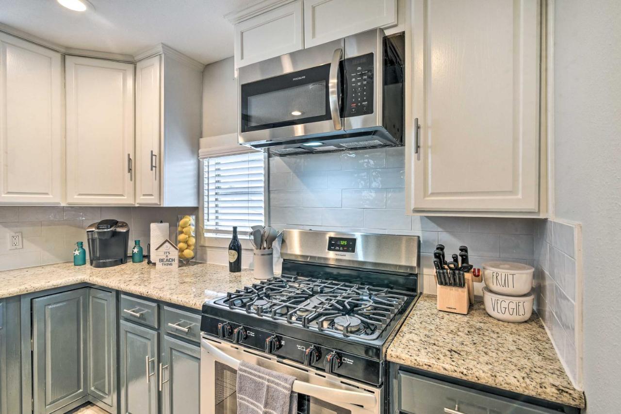 Galveston Home About 1 Mi To Pier, Fishing, And Beaches Ngoại thất bức ảnh